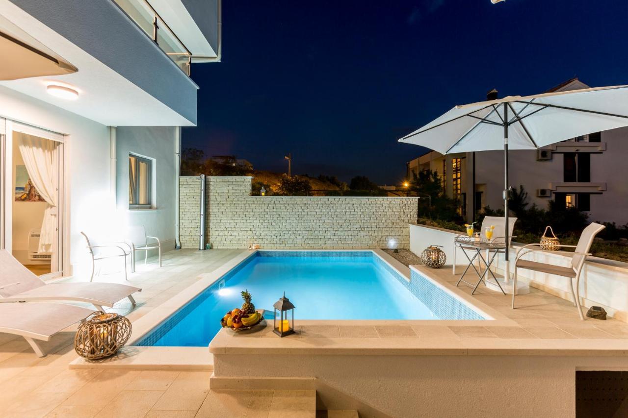 Luxury Villa Bello Horizonte With Swimming Pool Split Exterior photo