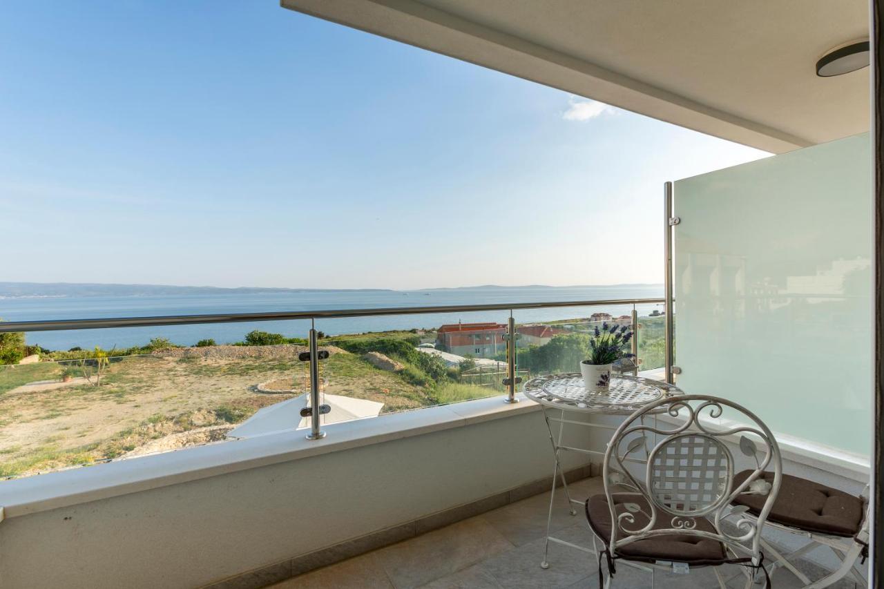 Luxury Villa Bello Horizonte With Swimming Pool Split Exterior photo
